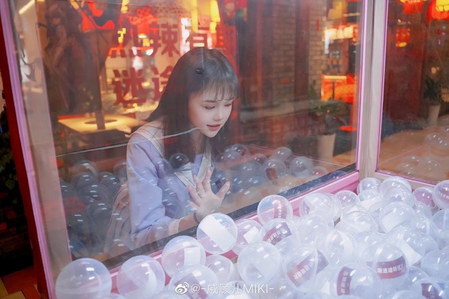 想要在线观看最新鲜的短视频吗？黑料正能量不打烊官网提供了免费的观看服务