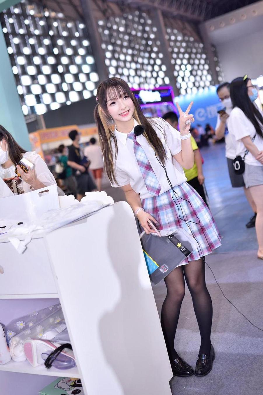 娱乐718王心悦吃瓜更新啦，收藏快快更新